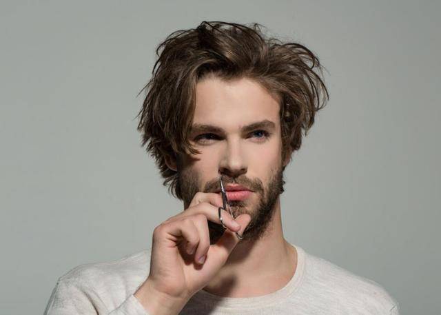 Nam giới nhiều lông mũi vì sao, có nên nhổ bớt không? - 4