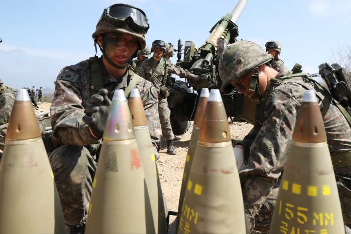 Hàn Quốc đặt mục tiêu nằm trong top 4 nhà xuất khẩu vũ khí hàng đầu thế giới, vượt mặt Trung Quốc. Ảnh: AP