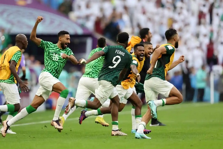 Kỳ tích Saudi Arabia hạ Argentina: Cầu thủ bật khóc, fan vỡ òa - 5