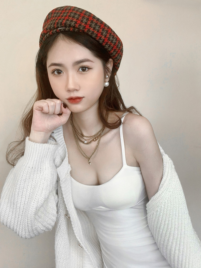 Lan Nhi là mẫu ảnh chuyên nghiệp của nhiều shop thời trang.&nbsp;
