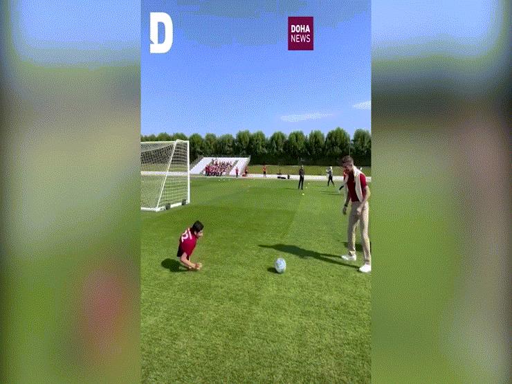 Thế giới - World Cup 2022: "Cầu thủ" không chân khiến nhiều người bái phục