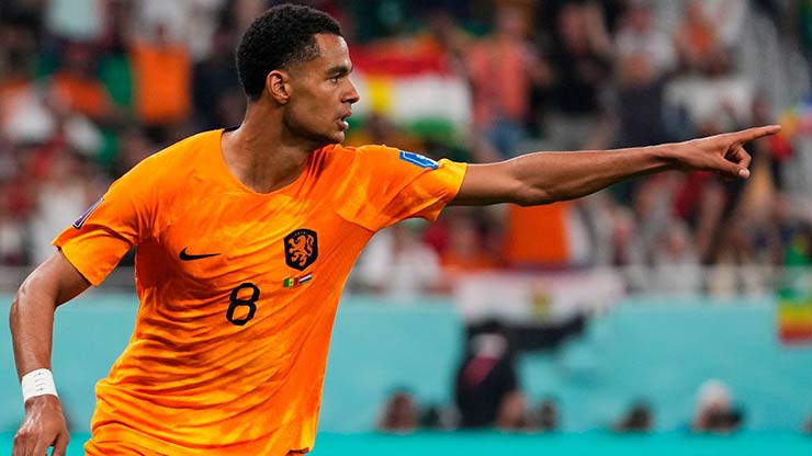 Hà Lan khá vất vả để giành được chiến thắng trước Senegal