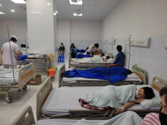 Các học sinh tại trường iSchool Nha Trang phải nhập viện do ngộ độc