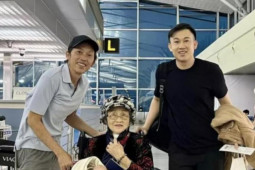 Đời sống Showbiz - Hình ảnh Hoài Linh hom hem, già nua ở sân bay gây sốt