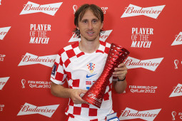 Modric 37 tuổi hay nhất trận ra quân World Cup, lập 2 kỷ lục vô tiền khoáng hậu