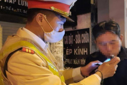 Tin tức trong ngày - Hà Nội bác thông tin "Lập 15 tổ kiểm tra nồng độ cồn, không xin xỏ"