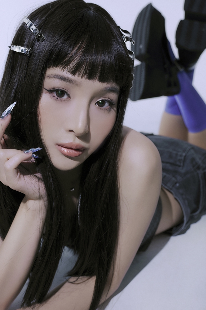 Diễn viên, Vlogger Lena gây chú ý vì tạo hình “búp bê” trong MV mới - 1