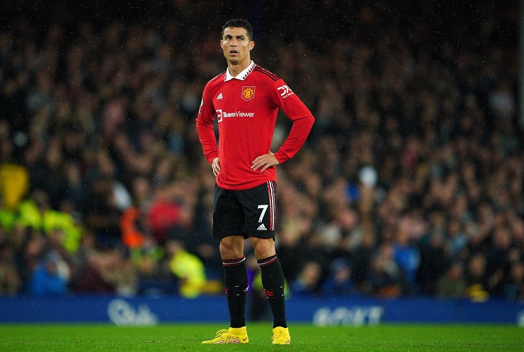 Vận đen vẫn đeo bám Ronaldo