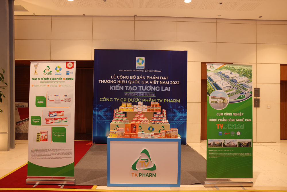 Bộ 03 nhãn sản phẩm TRAVICOL (giảm đau hạ sốt), ORENKO, PHARITON TVP trưng bày tại sự kiện
