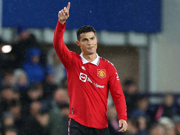 Bóng đá - MU đốt “tiền tấn” cho Ronaldo, chi 35 tỷ đồng chỉ đổi lại 1 bàn thắng