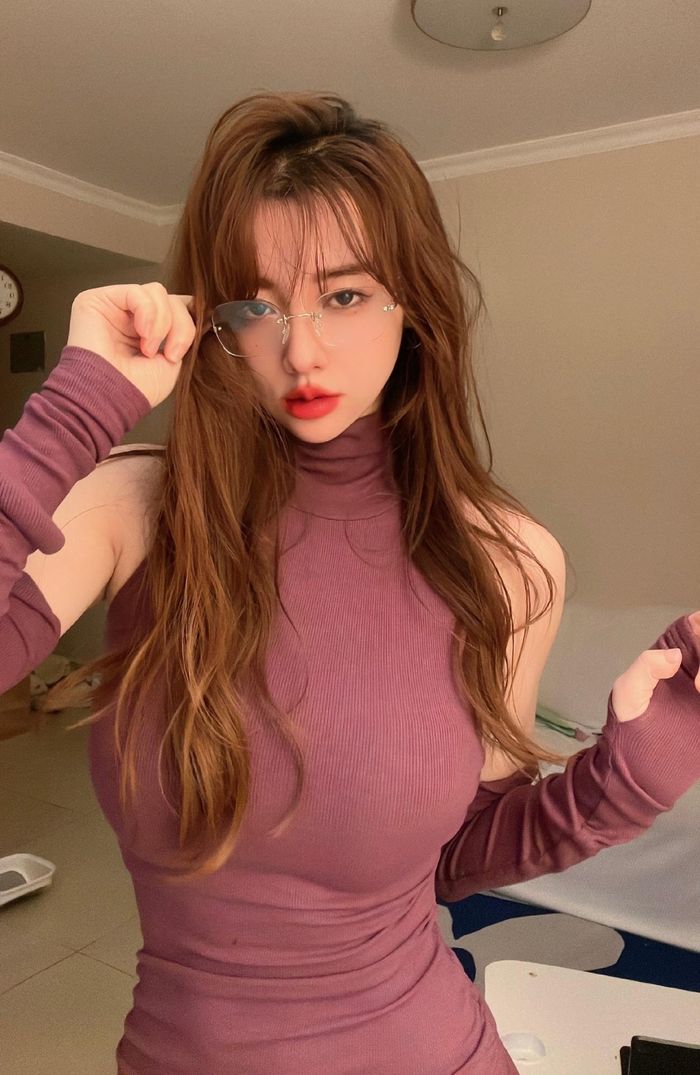 &#34;Hot girl siêu thị&#34; gây mê với body đồng hồ cát, gương mặt xinh như búp bê - 5