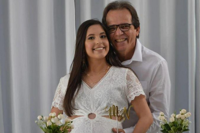 Nữ y tá 23 tuổi kết hôn với chồng U70, choáng váng khi nhận phản ứng tiêu cực - 2