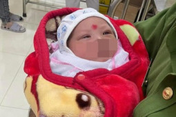 Tin tức trong ngày - Hai người dân phát hiện bé trai sơ sinh bị bỏ rơi bên lề đường