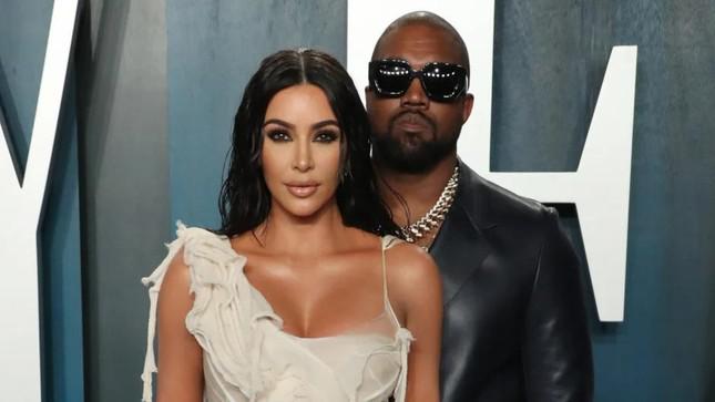 Kanye West bị tố cho nhân viên cũ xem ảnh, video khiêu dâm của Kim Kardashian. Ảnh: Getty Images.