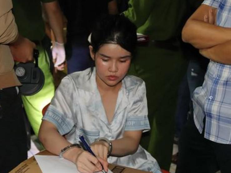 Tin tức trong ngày - Tin tức 24h qua: "Hotgirl" Quỳnh Trang bị bắt khi đang chia nhỏ ma túy vào bỉm trẻ em để tiêu thụ