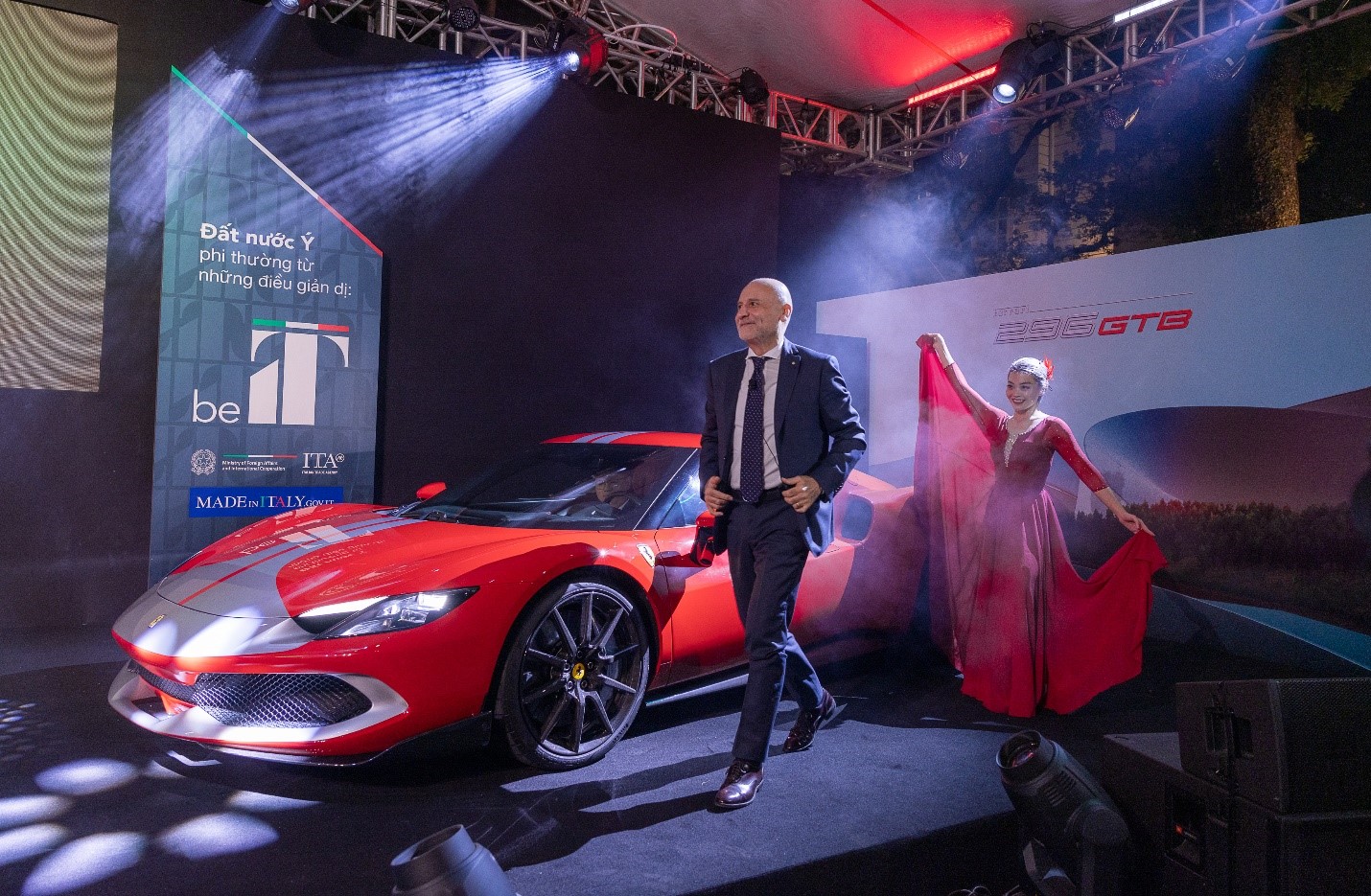 Chiếc Ferrari GTB 296 xuất hiện cùng ngày Đại sứ Italia trong sự kiện tại Hà Nội