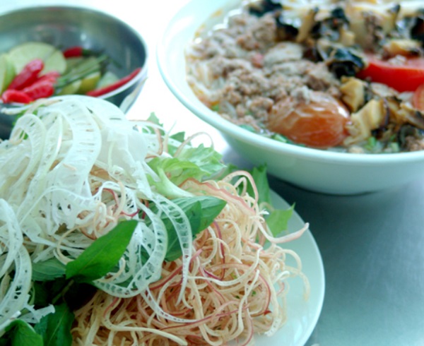 Phần rau của cây chuối non rất phù hợp để ăn kết hợp với một số loại bún. Ảnh minh họa.&nbsp;