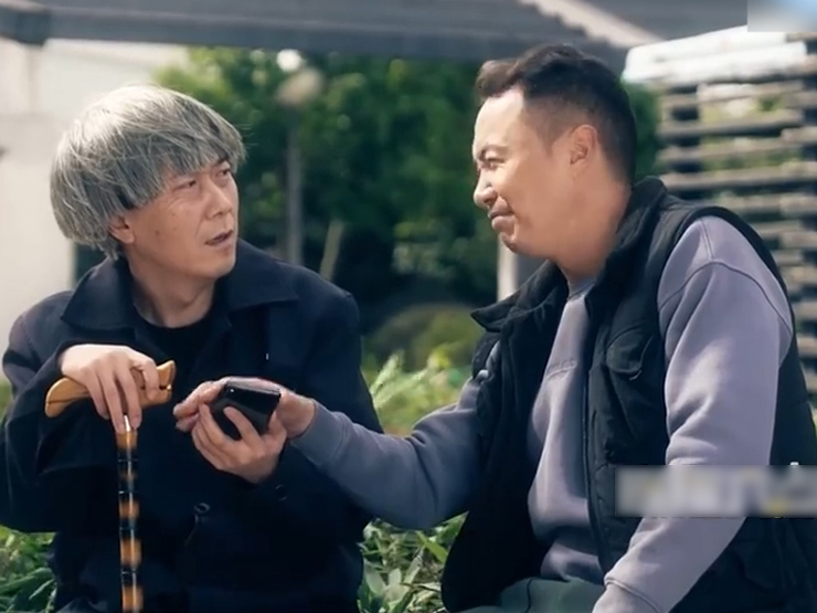 Clip hài hước - Cuộc sống nên nghe vào bản thân mình chứ đừng quá lệ thuộc