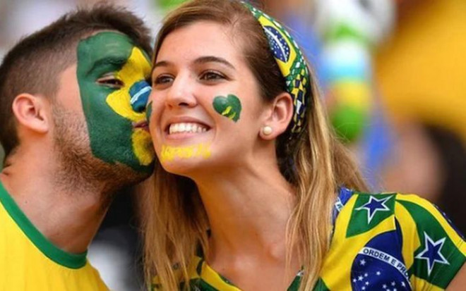 Những bóng hồng xinh tươi trên các khán đài World Cup 2022 - 2