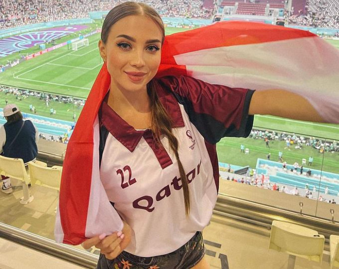 Những bóng hồng xinh tươi trên các khán đài World Cup 2022 - 6