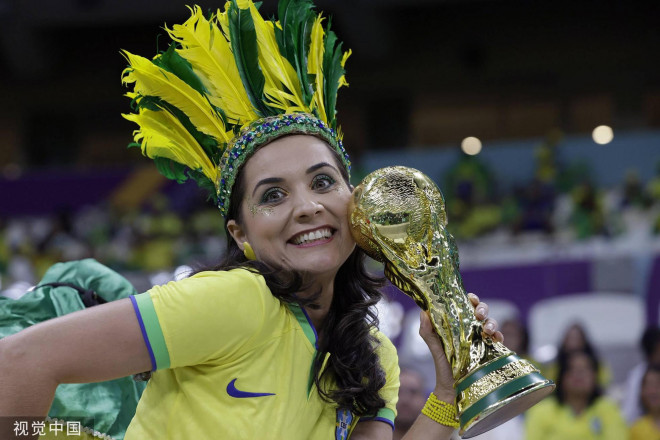 Nhưng do các quy định khắt khe của
nước chủ nhà nên năm nay, các fan xứ Samba không thể bùng nổ với
những bộ trang phục nóng bỏng