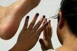 Bạn trẻ - Cuộc sống - Sống khổ với người chồng cuồng ghen