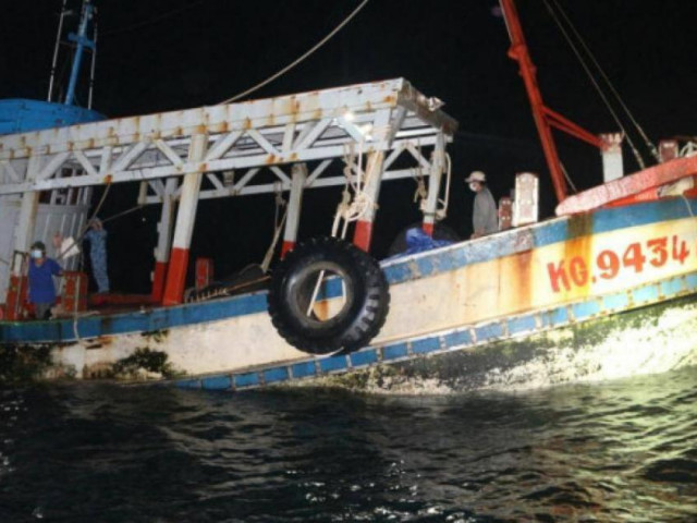 Tin tức trong ngày - Thuyền trưởng tàu cá ở Quảng Bình bị cuốn vào ống tời tử vong thương tâm