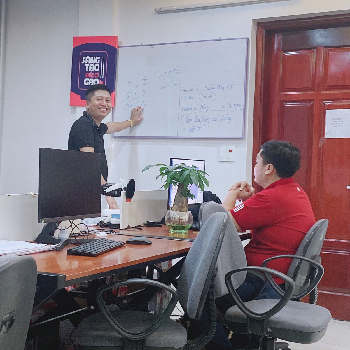 Làm việc tận tâm là một trong những tôn chỉ hành động tại công ty