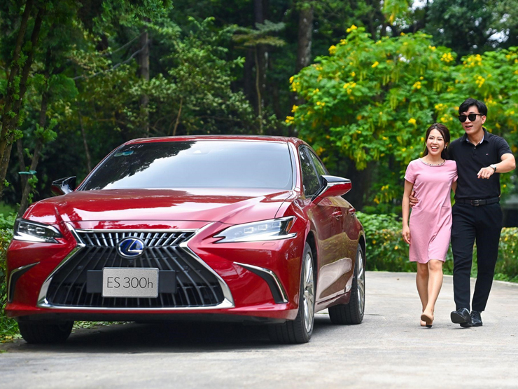 Ô tô - Lexus bảo hành pin mẫu ES 300h mới 7 năm, không giới hạn số km