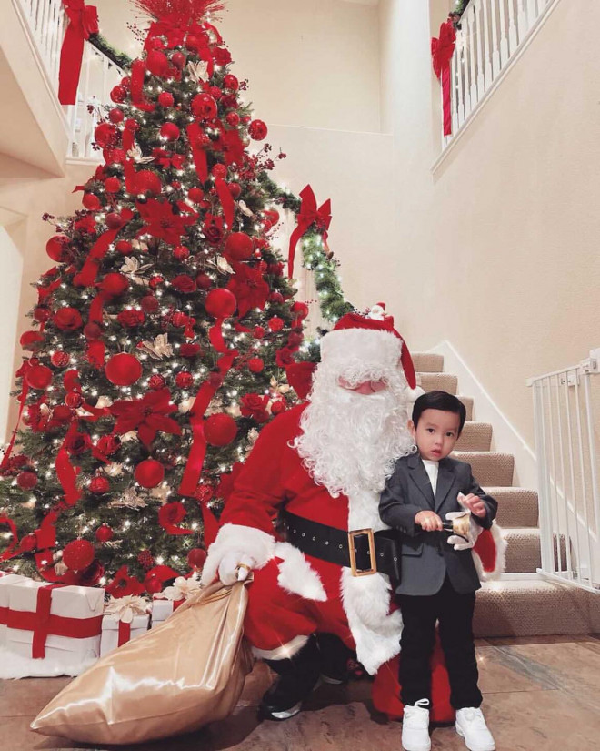 Cuộc sống viên mãn của Hoa hậu Phạm Hương tại
Mỹ. (Ảnh: FBNV)