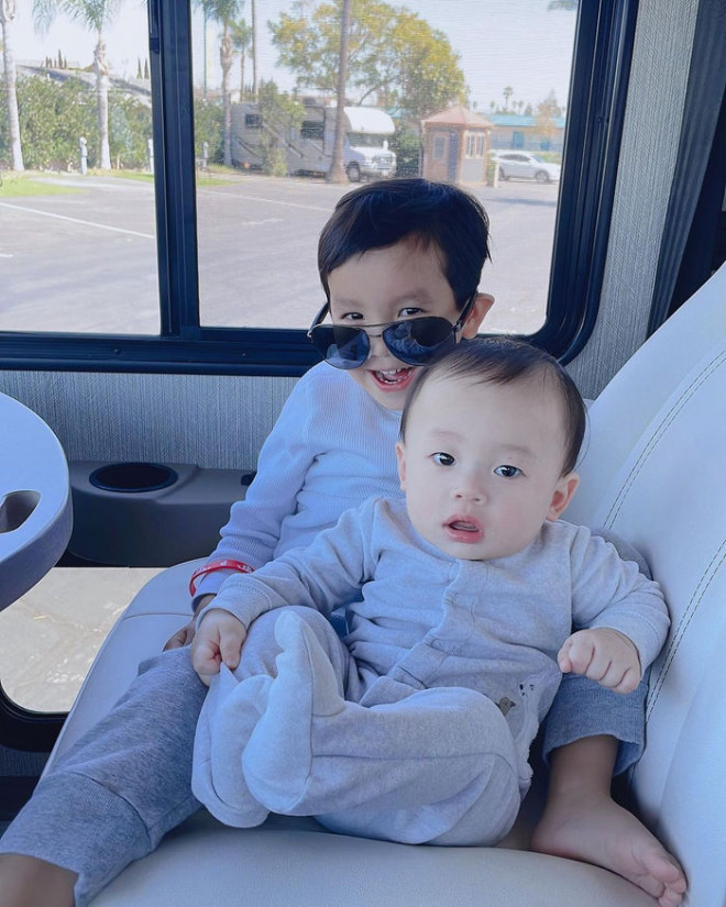 Không gian bên trong "nhà di động" của Phạm
Hương khá rộng rãi. Ảnh: IG phamhuongbee