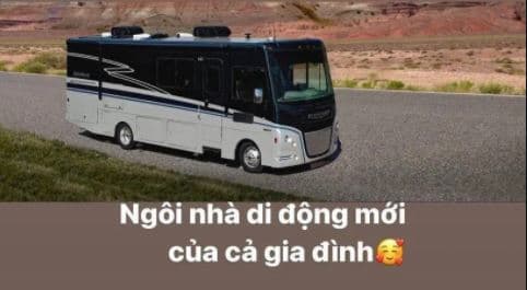 Mẫu xe đầy đủ nội thất mà nàng hậu
chọn mua có giá trị vô cùng đắt đỏ lên đến vài tỷ đồng, sẽ giúp
Phạm Hương và hai con trai có những chuyến đi xa trở nên thoải mái
hơn. Đặc biệt, Phạm Hương và chồng con rất mê du lịch, việc
tậu nhà di động là quyết định cực kỳ đúng đắn.