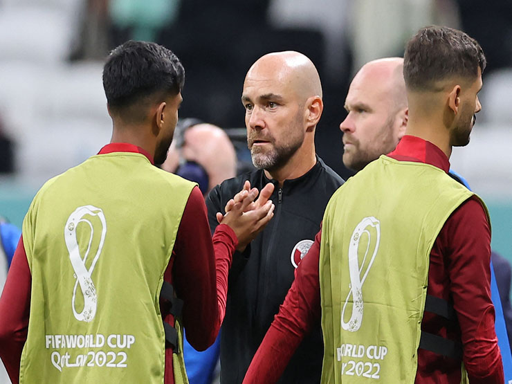 Bóng đá - Tin nóng World Cup trưa 26/11: Chủ nhà Qatar bị loại, HLV người Barcelona an ủi học trò