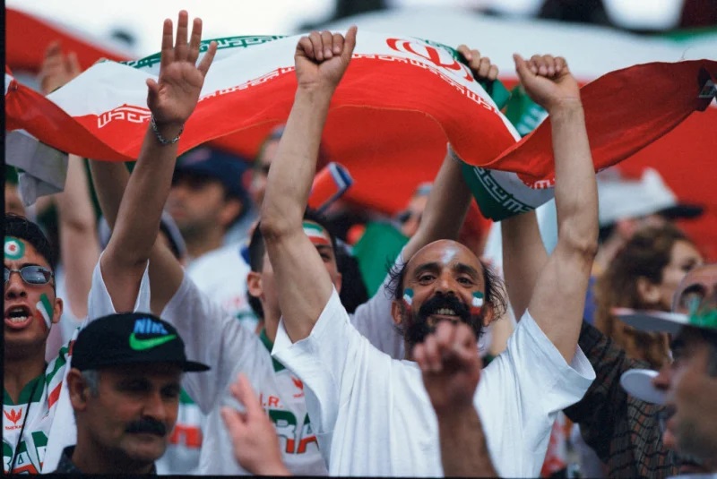 Người Iran ăn mừng chiến thắng của đội tuyển trước Mỹ năm 1998.