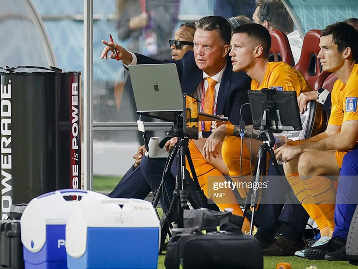HLV Van Gaal lo lắng với những gì Hà Lan thể hiện trước Ecuador