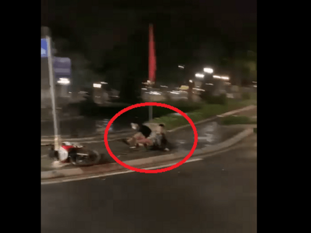 Phi thường - kỳ quặc - Video: "Kết đắng" của nhóm thanh niên phóng nhanh, đánh võng trên đường