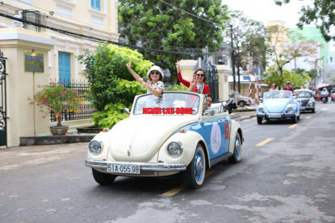 Đoàn xe diễu hành qua nhiều tuyến đường chính trong nội ô TP Bạc Liêu