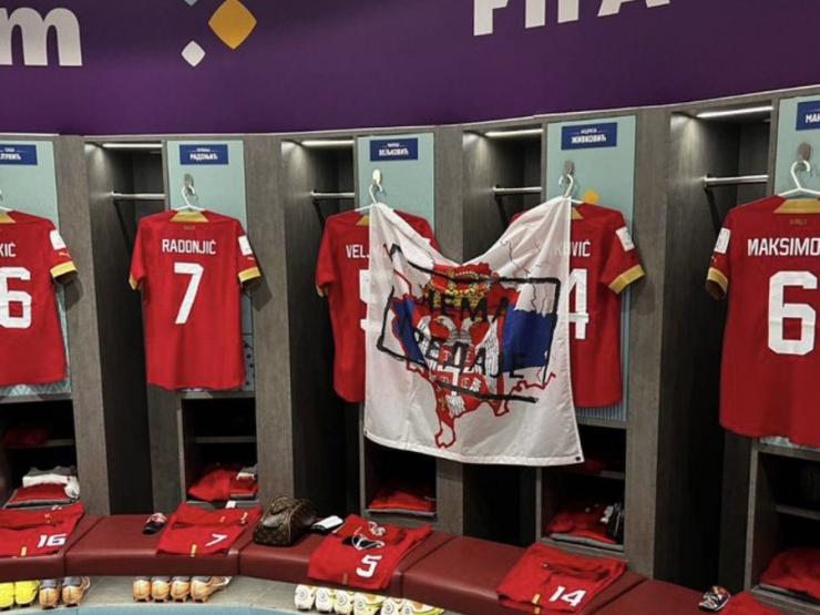 Thế giới - FIFA điều tra lá cờ một đội tuyển mang tới World Cup