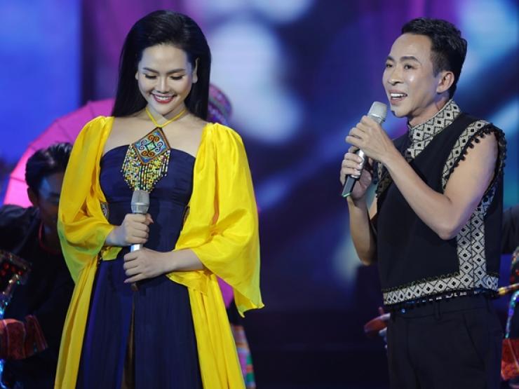 Giải trí - Lạc vào bức tranh về quê hương đất nước của Lương Nguyệt Anh và NSƯT Việt Hoàn