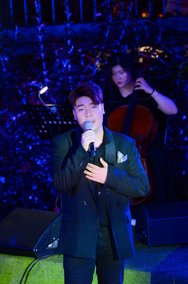 Anh mang đến những ca khúc gắn liền tên tuổi