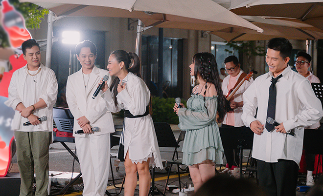 Các nghệ sĩ xuất hiện trong buổi biểu diễn