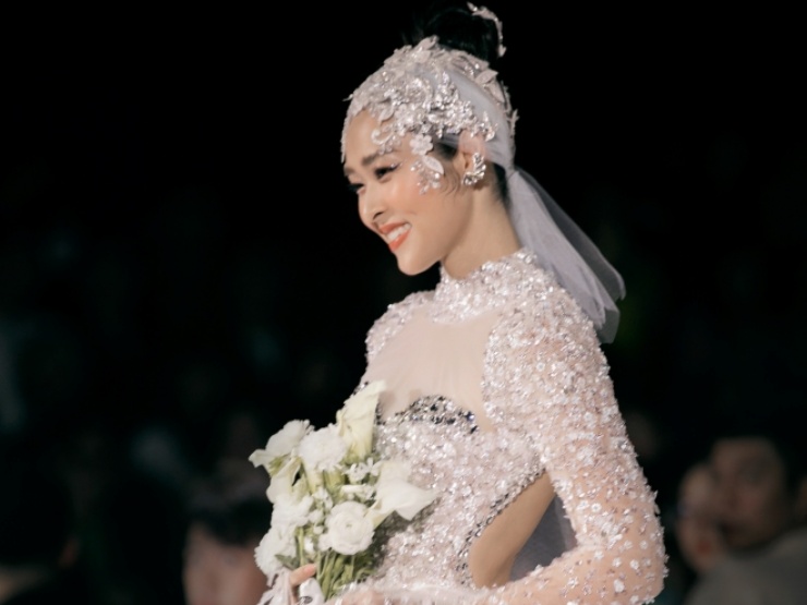 Đời sống Showbiz - Diệp Bảo Ngọc bất ngờ diện váy cưới, hé lộ chuyện tình với bạn trai doanh nhân