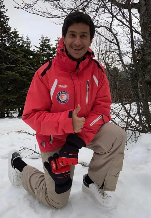 Chưa đầy 1 ngày, hoàng tử Qatar vượt 10 triệu fan sau khi gây sốt ở World Cup - 2