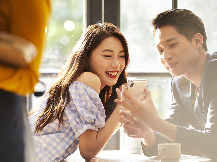 Thời trang Hi-tech - Điểm danh smartphone cỡ lớn, màn hình "chất" nhất để xem World Cup Qatar