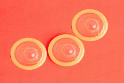 Sức khỏe đời sống - Đeo bao cao su rồi vẫn "gặp họa" chỉ vì không biết những điều này