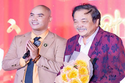 Nhạc - “Ông trùm mạng xã hội” đãi tiệc trên du thuyền 5 sao, tỷ phú Dr. Thanh, Siu Black bất ngờ có mặt