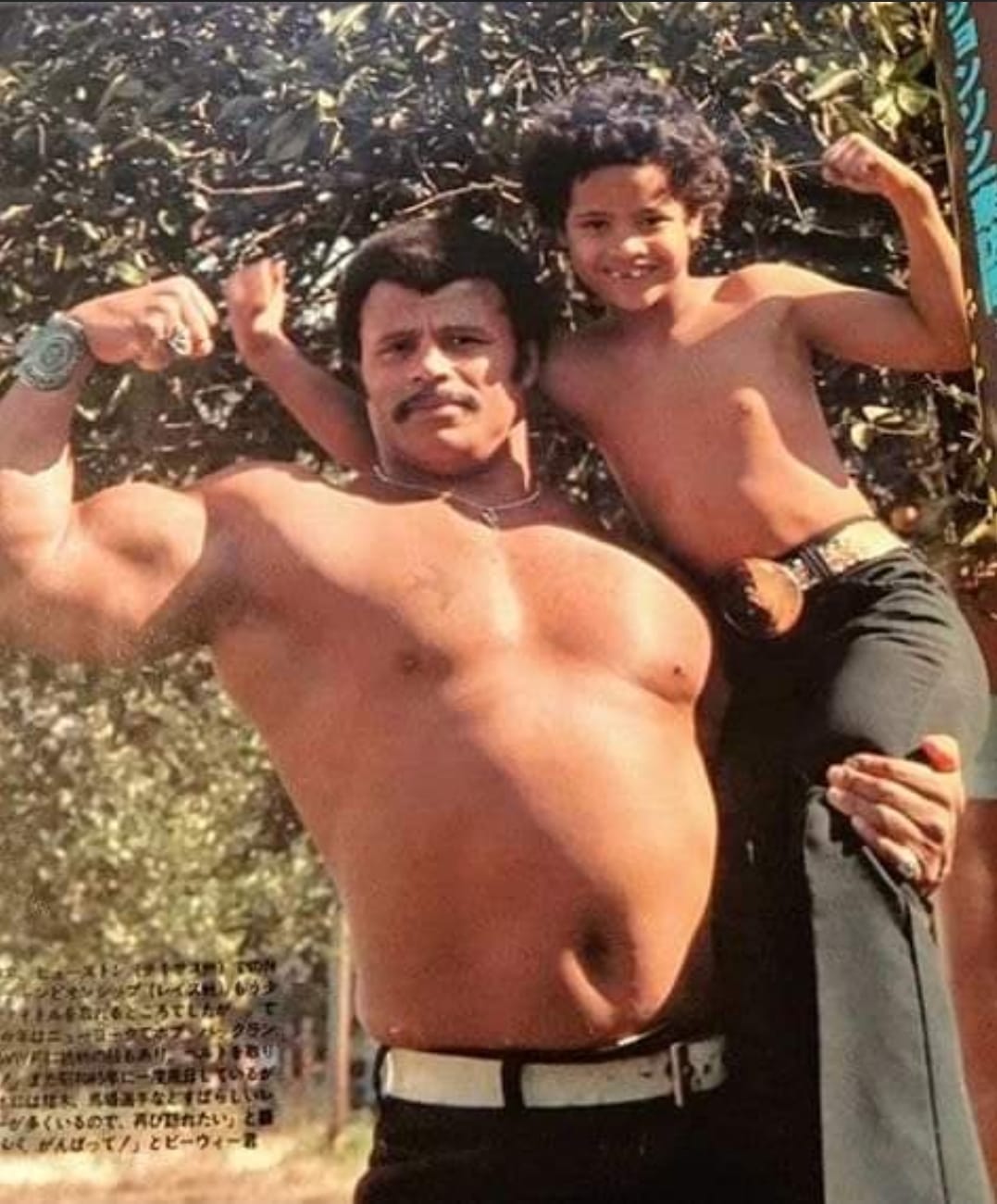 Cha của The Rock là Rocky Johnson - nhà vô địch đô vật người Mỹ gốc Phi đầu tiên.