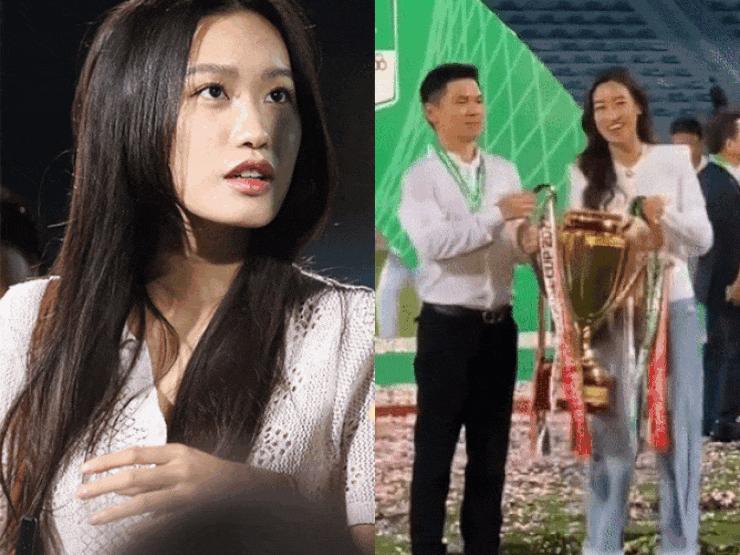 Đời sống Showbiz - Bạn gái Đoàn Văn Hậu, Hà Đức Chinh "sáng bừng" sân bóng, nhưng Đỗ Mỹ Linh lại gây chú ý nhất
