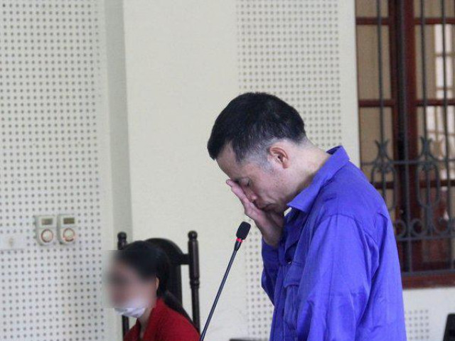 Pháp luật - Thầy giáo "xô" hàng xóm ngã tử vong bật khóc tại toà