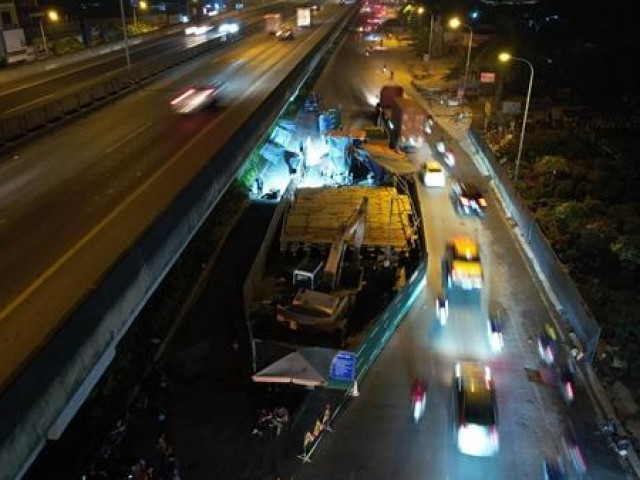 Tin tức trong ngày - Nửa đêm thu hẹp "lô cốt", nút thắt Nguyễn Xiển rộng thêm 3m